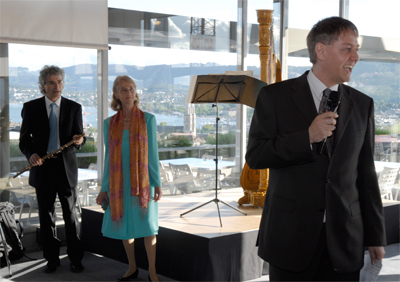 The meeting on The 'Inexhaustible Electron' at the E.T.H. Zürich. Gian Michele Graf introduces musicians Bruno Meier and Ursula Holliger on July 6, 2007.